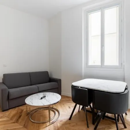 Jouffroy D'abbans/batignolles Charming Studio 4p
